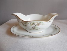 ANCIENNE SAUCIERE EN PORCELAINE LIMOGES HAVILAND PEINTE A LA MAIN