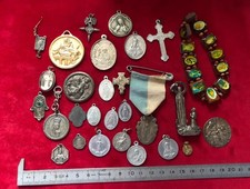 LOT N°2 diverses anciennes medailles religieuses