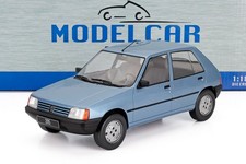 Peugeot 205 - 5 portes bleu
