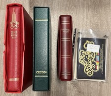 Superbe ensemble de 206 enveloppes 1ers Jours et timbres dans une pochette (66 e