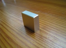 Bouton carré pour ampli Akaï