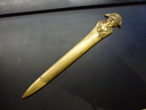 Coupe papier bronze - papier,