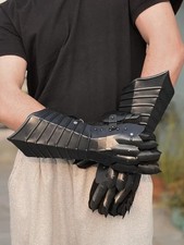 Gantelets en acier noir -