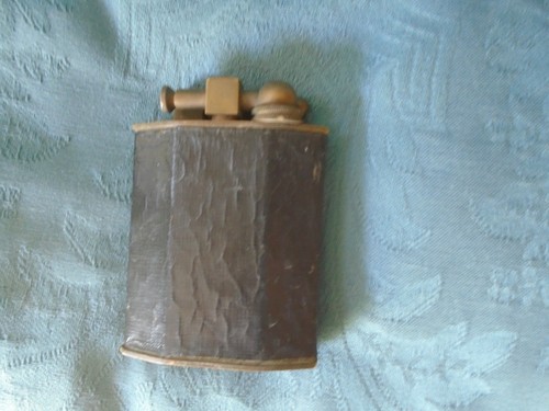 Enorme briquet table - enorme, de