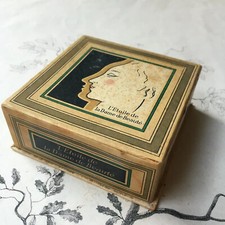 Boite à Poudre Art Déco l'Etoile de la Dame de Beauté Paris Ambre Hindou VIDE