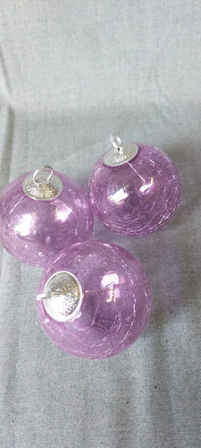 Trois anciennes boules