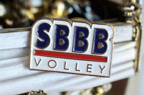 Pin vintage sbbb volleyball - pin's,