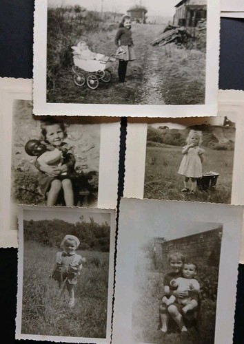 Fillette ses poupées x5 - fillette,