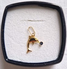 Pendentif dauphin or 18 carats