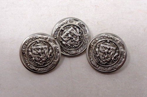 Lot boutons anciens en - de,