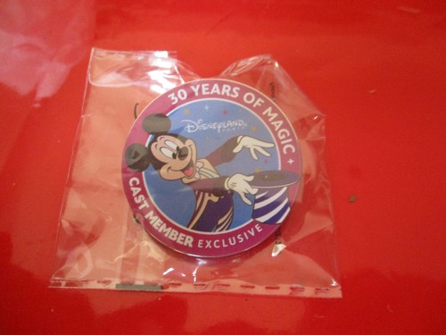 Pins disney cast member - pins,