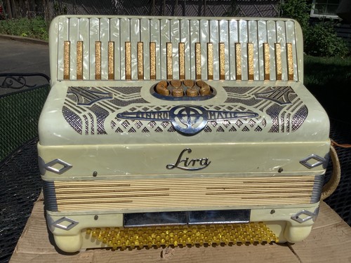 Internation lira accordion - internation,