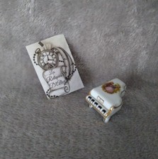 Piano miniature décor marquis