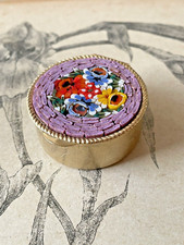 Charmante boite ancienne en