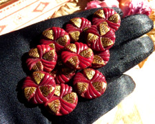 LOT 11 ANCIENS BOUTONS ART-DÉCO motif FLORAUX STYLISÉS en VERRE PRESSÉ MOULÉ