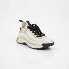 CHANEL Baskets à fibres