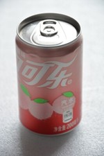 COCA COLA 1 can - mini PEACH - Chine 200 ml FULL pleine (N°2)