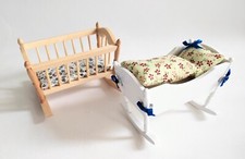 berceau miniature en bois chêne ou blanc ,  maison de poupée, vitrine G29/M2