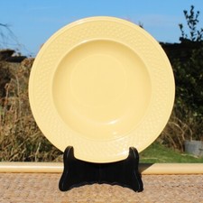 Assiette creuse jaune pâle modèle Grain de Riz Geneviève Lethu ø 23 cm