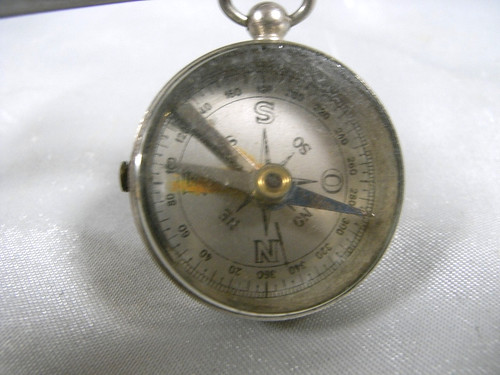 Ancienne boussole compas - ancienne,
