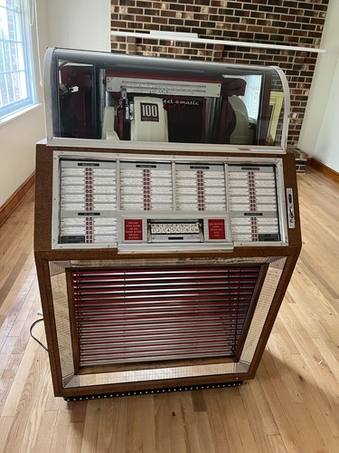 Seeburg m100b jukebox