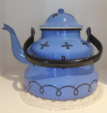 BOUILLOIRE   EMAILLEE   BLEU  GENEVIEVE  LETHU /  ENAMELWARE  TEA POT
