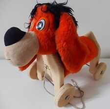 Ancien jouet à roulettes à