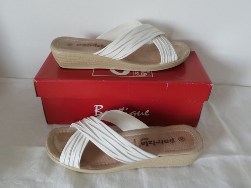 Sandales blanches ouvertes