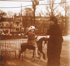 Mère avec son enfant Manège