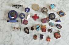 26 INSIGNES EMAILLES