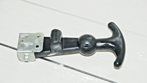 Attache capot neuf époque - attache-capot, d'époque