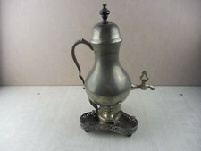 Ancien samovar à robinet