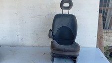 8216K7 SIÈGE AVANT GAUCHE /