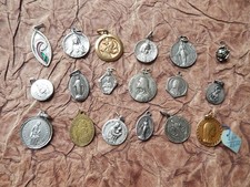 LOT 18 MEDAILLES NOTRE DAME