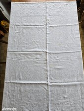   Nappe carrée blanche avec