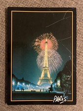 CPM PARIS LA TOUR EIFFEL FEUX