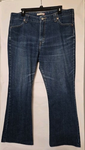 Levis vintage women 525 - levis, women’s