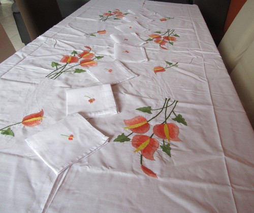 Jolie nappe table - de, blanche
