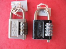 Lot de 2 anciens cadenas SECURIT à code - 2 combination padlocks