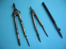 2 COMPAS ET 1 TIRE-LIGNE