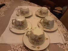 5 TASSES ET SOUS TASSES A