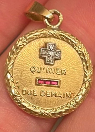Belle médaille amour - belle,