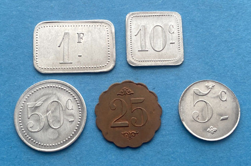 Beau lot 5 jetons - 5,