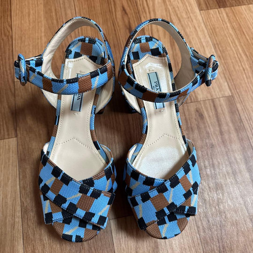 Chaussures prada sandales - chaussures,