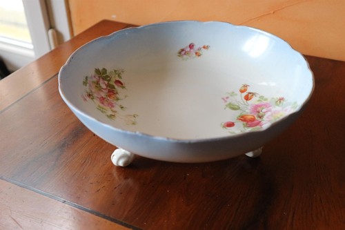 Ancien saladier sur - pied, en
