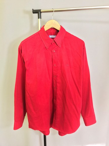 Rare chemise rouge - , boutonnée