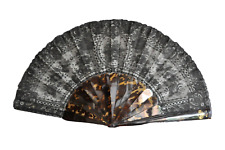 Eventail en dentelle et