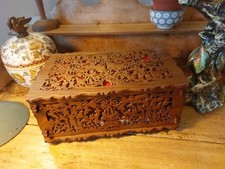 Ancien coffre bois ajouré