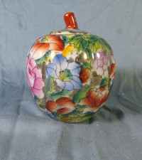 Pot  à gingembre asiatique en porcelaine au décor floral très coloré