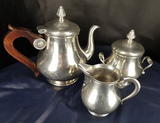 Service a café " EN ETAIN D'ART" FRANCE poinçonner cafetière, sucrier pot a lait